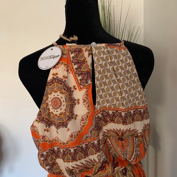 COPY - Gorgeous Easel Halter Dress- NWT- M - Picture 2 of 5